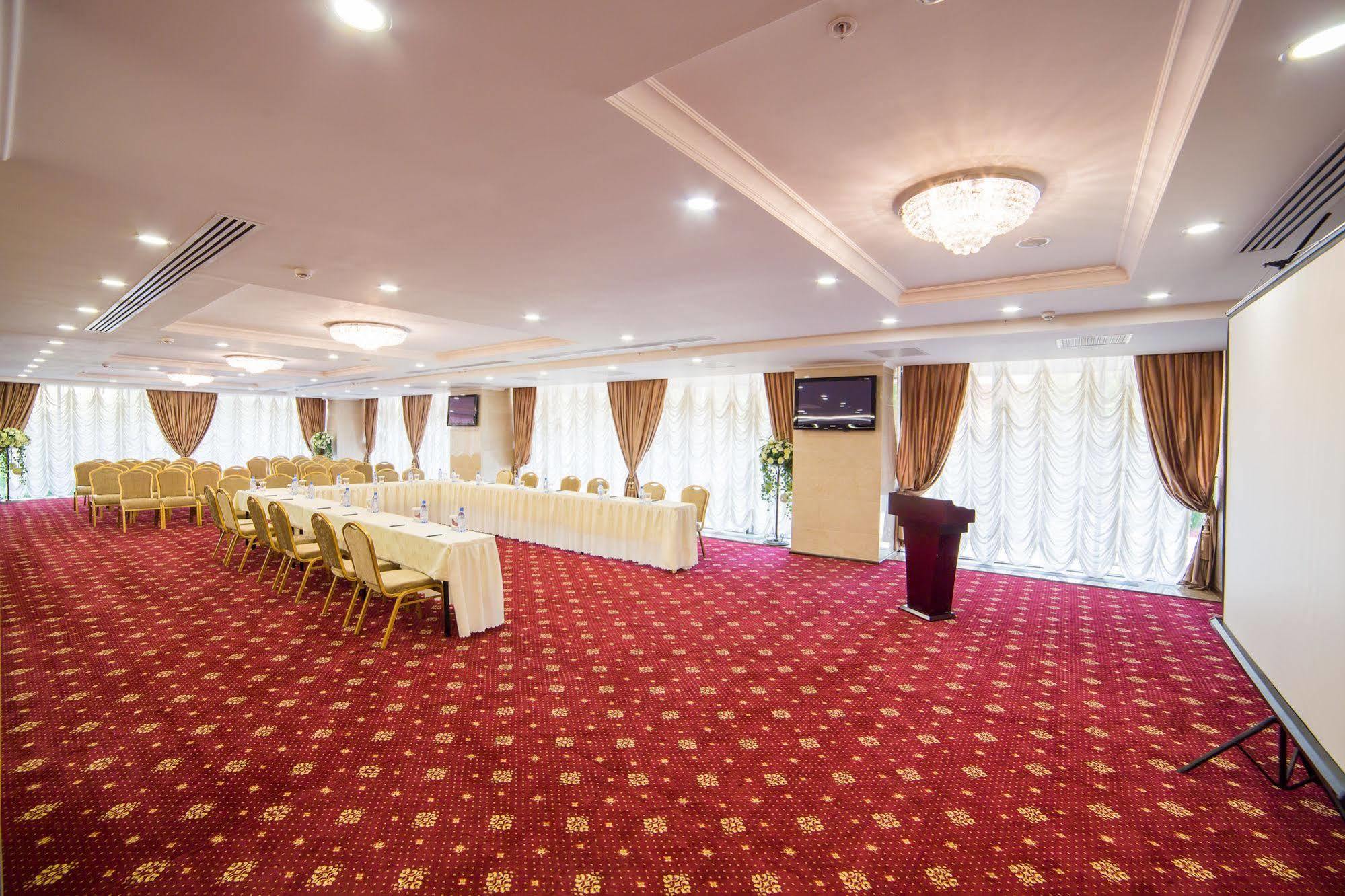 Shera Inn Hotel Almaty Exterior foto